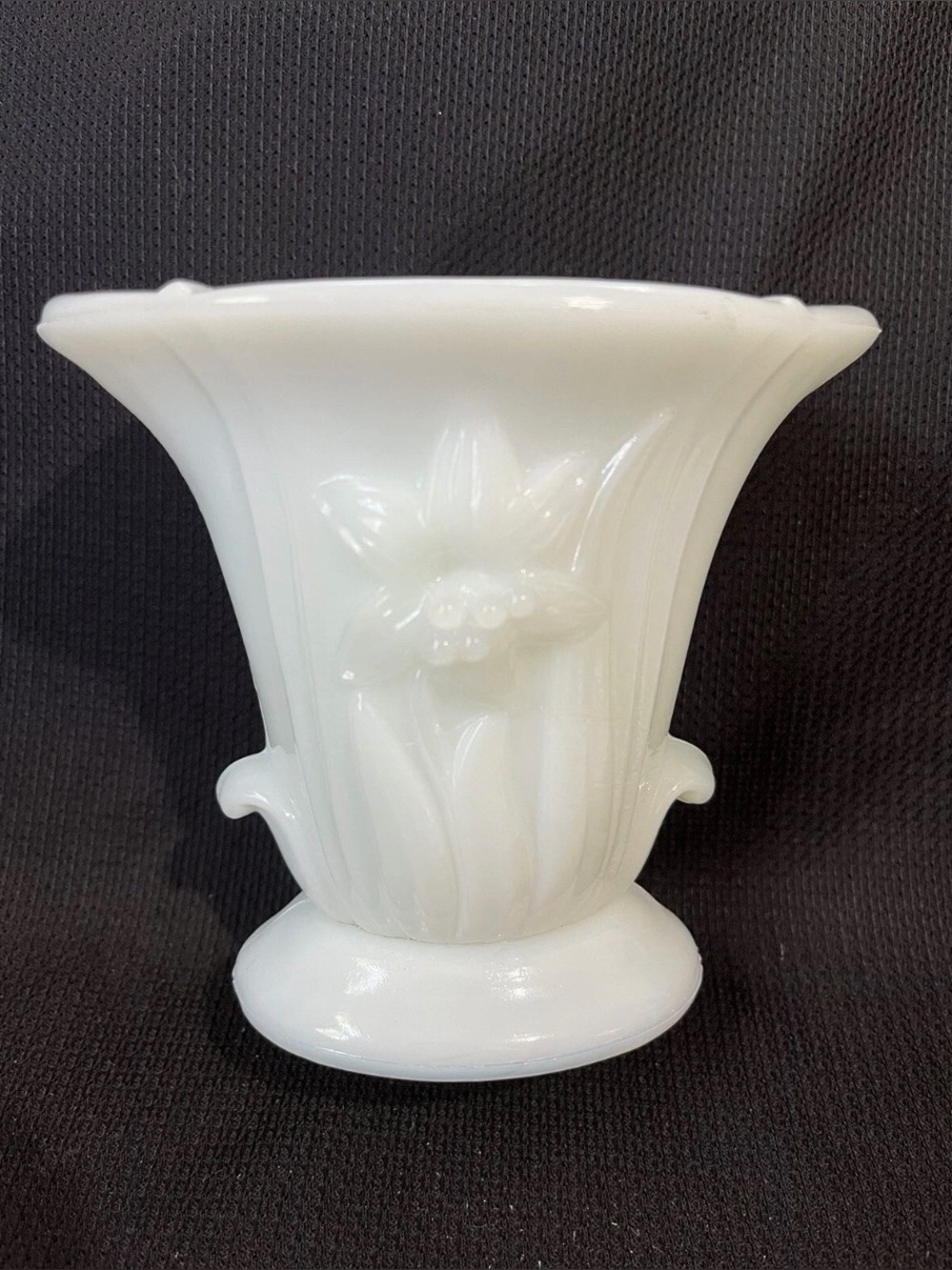 Vintage Akro Agate Slag Glass White Embossed Flower Vase
4-1/4"
circa 1940s